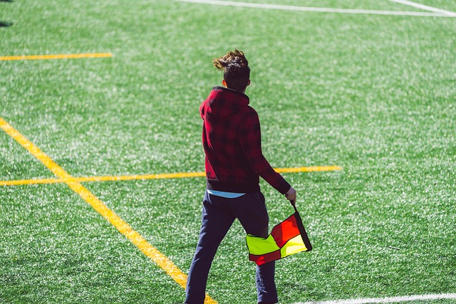 员因伤缺席 员因伤缺席